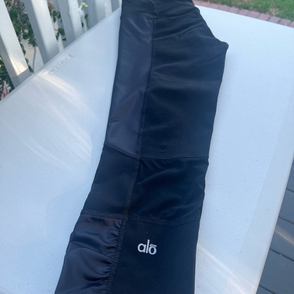 ALO Yoga Black Leggings Women’s Size Small - Picture 2 of 10